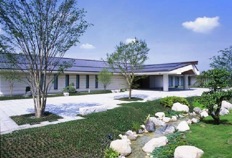 奈良県立万葉文化館