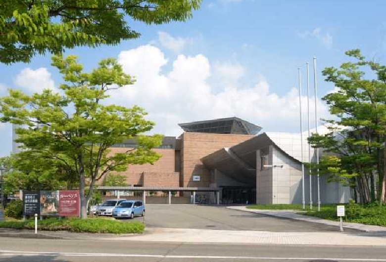 新潟県立近代美術館