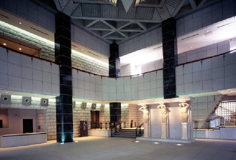 新潟県立近代美術館