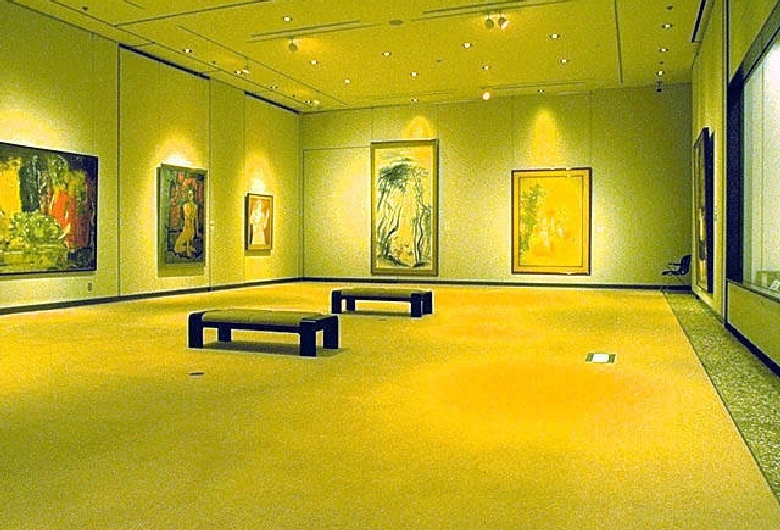 新潟県立近代美術館