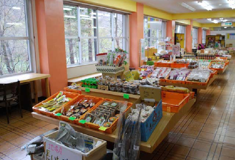 渓流の駅　おいらせ　とれたて市