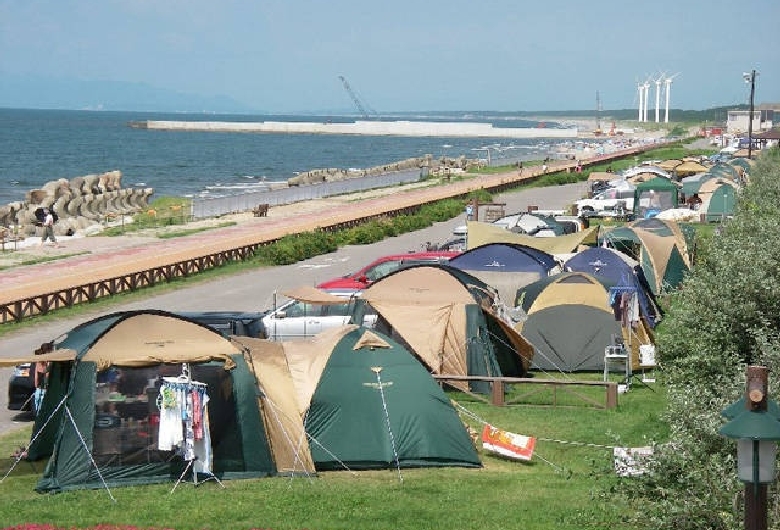 県立紫雲寺記念公園オートキャンプ場