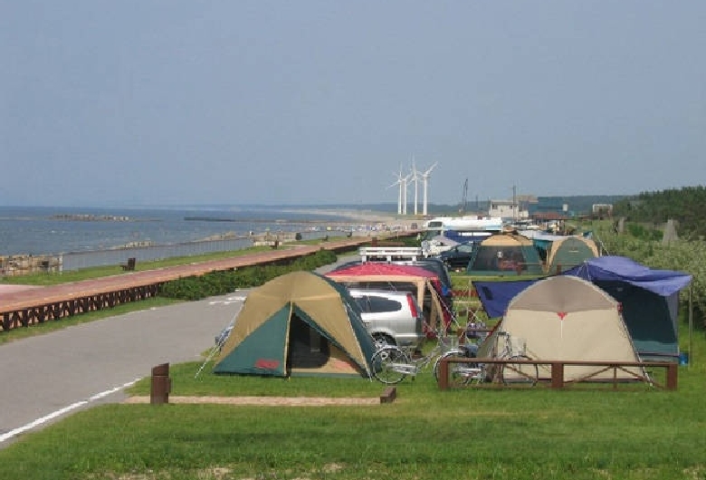 県立紫雲寺記念公園オートキャンプ場