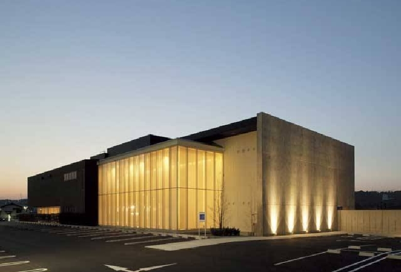 ジェームス山天然温泉　月の湯舟