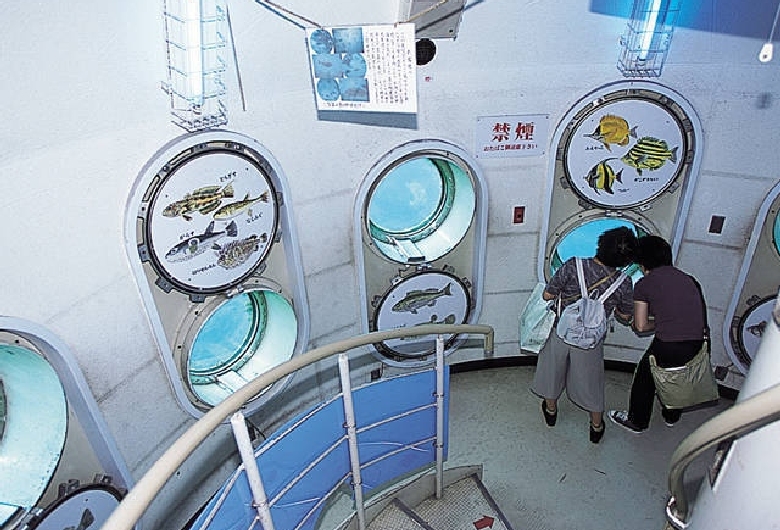 白浜海中展望塔