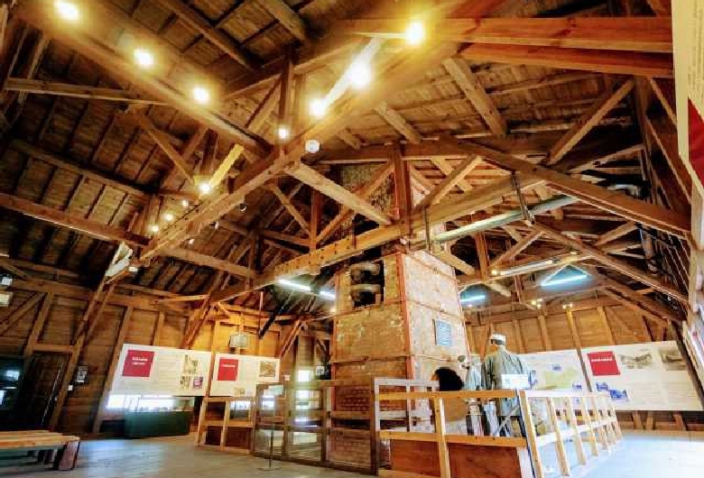 たたら角炉伝承館