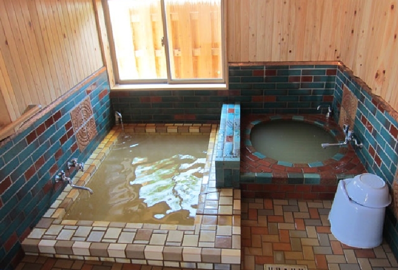 頓原天然炭酸温泉　ラムネ銀泉