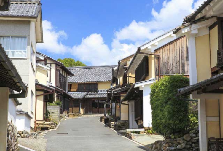 八日市・護国の町並み