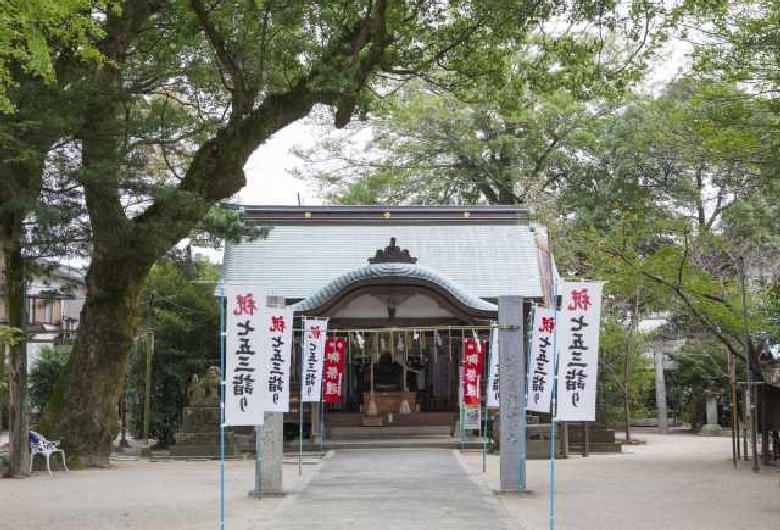 現人神社