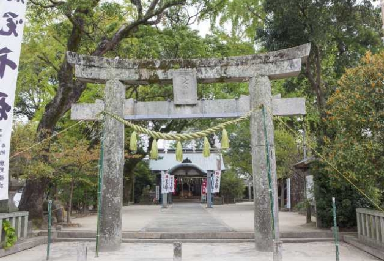 現人神社