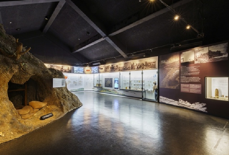 ひめゆりの塔・ひめゆり平和祈念資料館