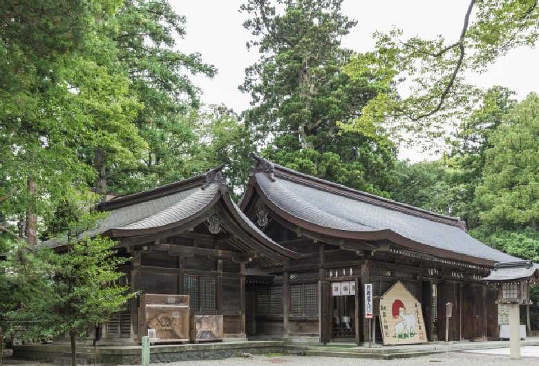 雄山神社　前立社壇