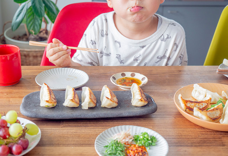 餃子本舗 包