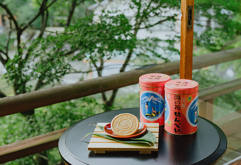 SENBEI FACTORY SHOP 日の出屋製菓