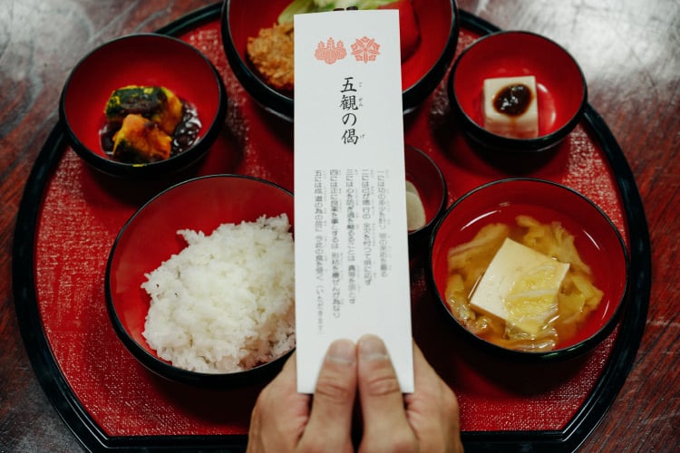 写真家・浅田政志の連載【宿旅】再掲・正覚寺［月刊旅色］2022年12月号