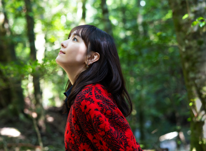 新垣結衣スペシャルインタビュー｜いまの旅の気分はウェルネス ［月刊